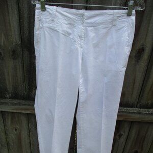 Ladies White 3/4 length pants